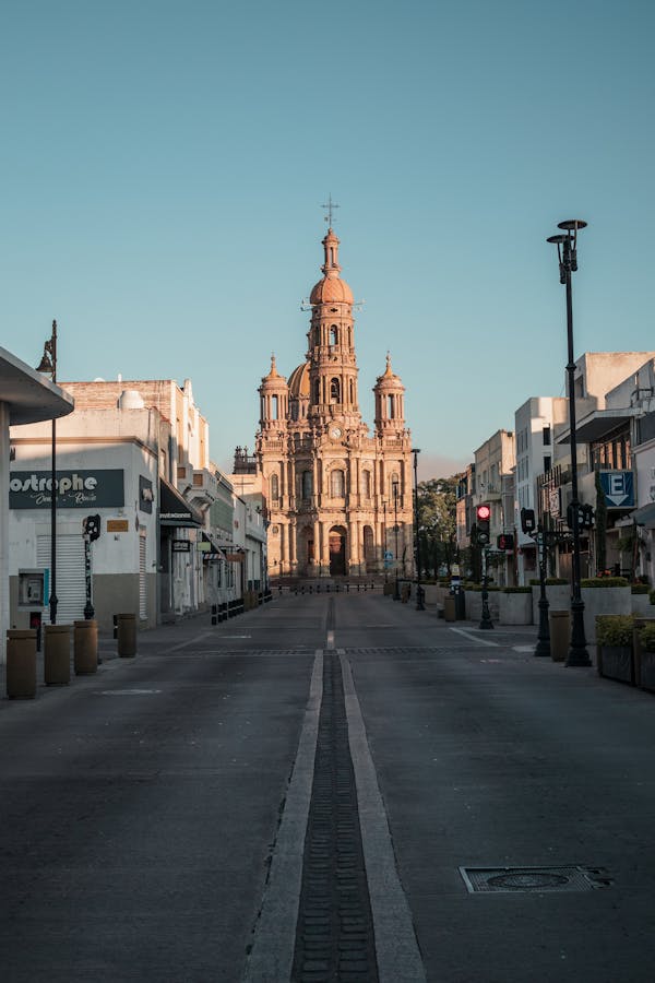 free-photo-of-distant-view-on-templo-de-san-antonio-aguascalientes-mexico